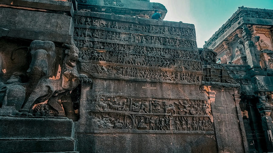 Banteay Chhmar — Ancient Bas-Reliefs
